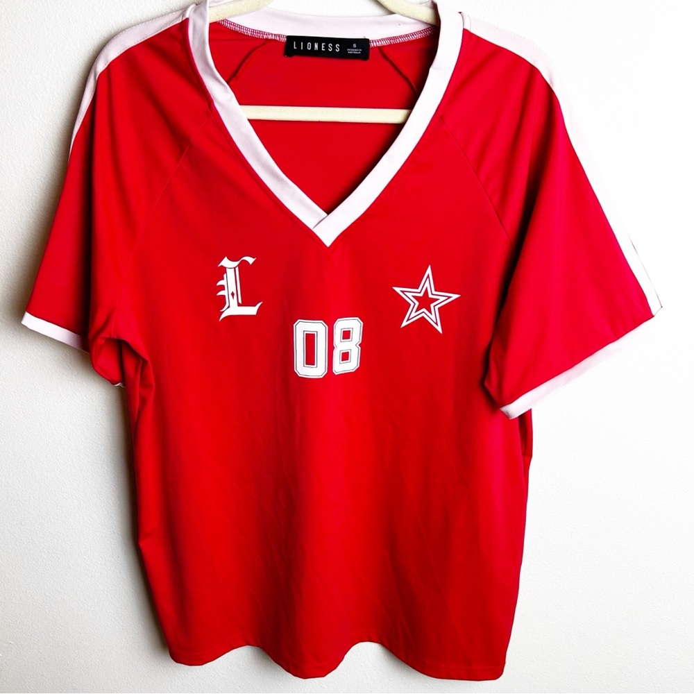 Lioness Red and White V‑Neck Jersey Top - Picture 2 of 11